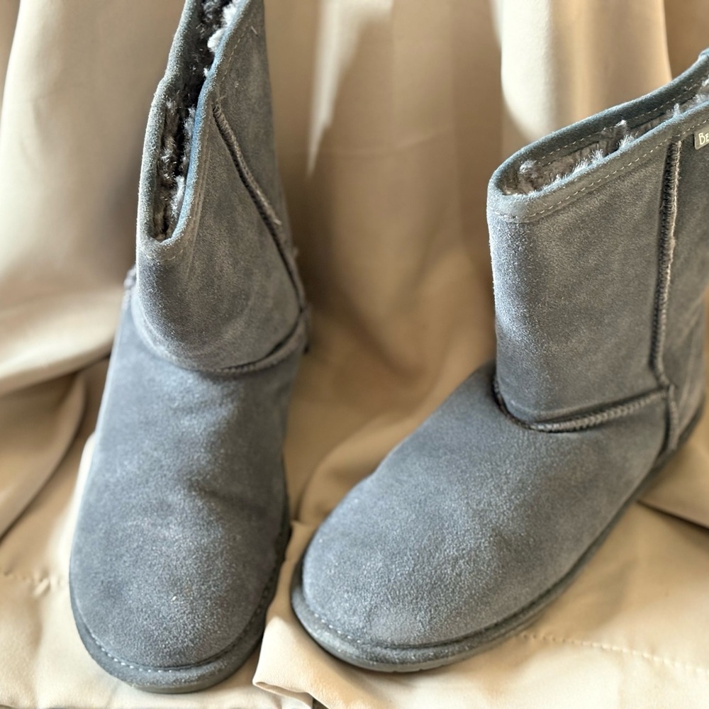 BearPaw Women's Short Suede Winter Boots in Gray
